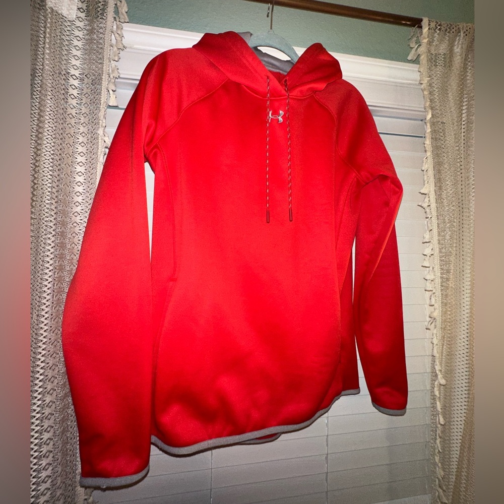 Women’s Under Armour Coldgear sweatshirt- red